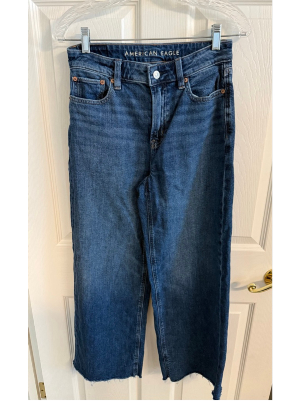 EUC American Eagle Super High-Rise Baggy Wide Leg jeans size 4 Short